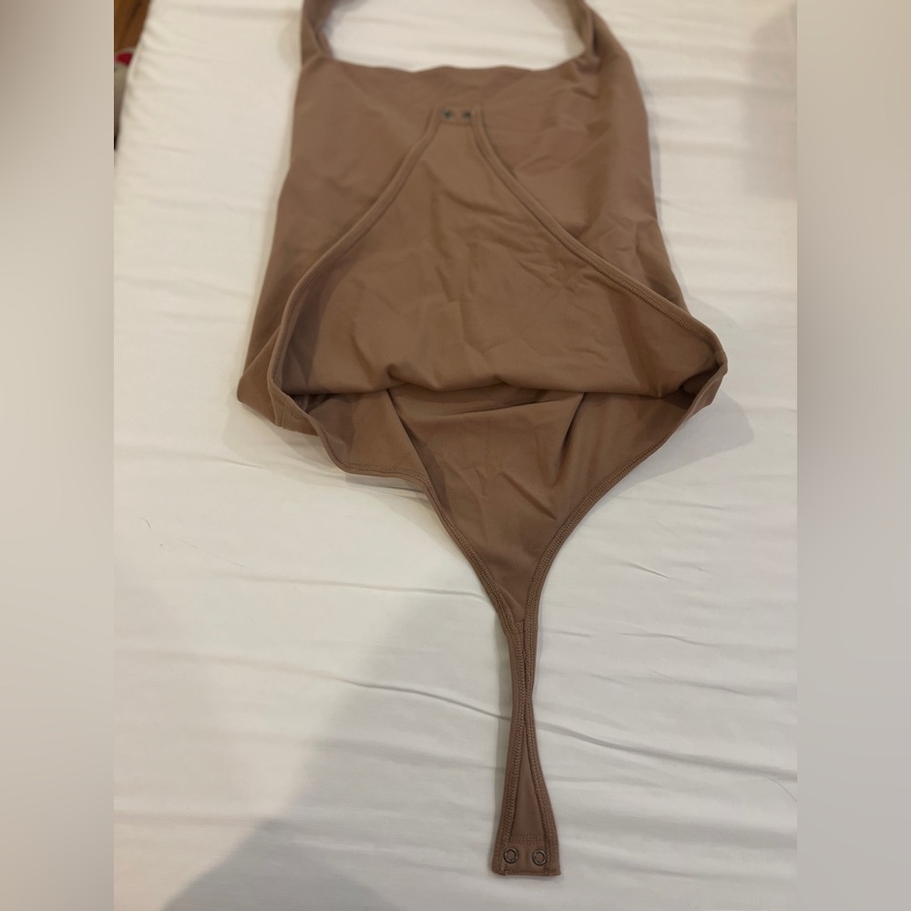 A&F Tan Halter Bodysuit size medium. NWT - Picture 3 of 5